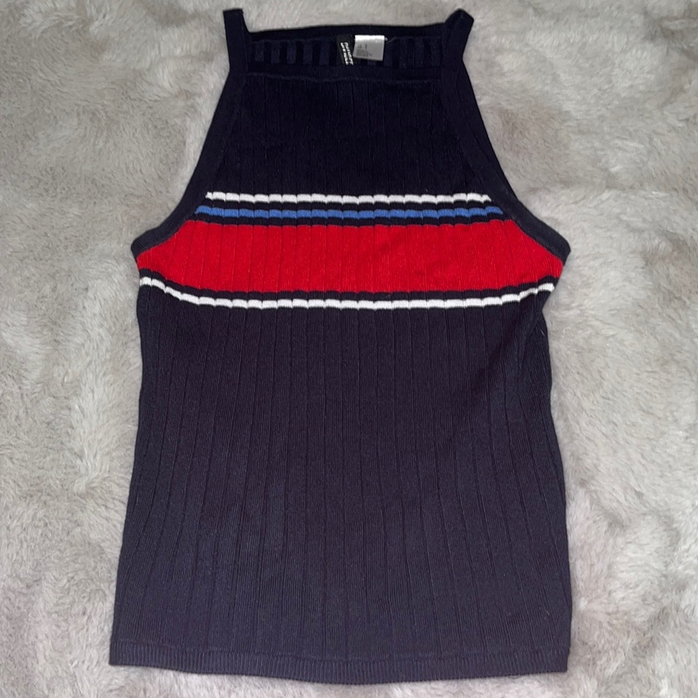 Black H&M shirt